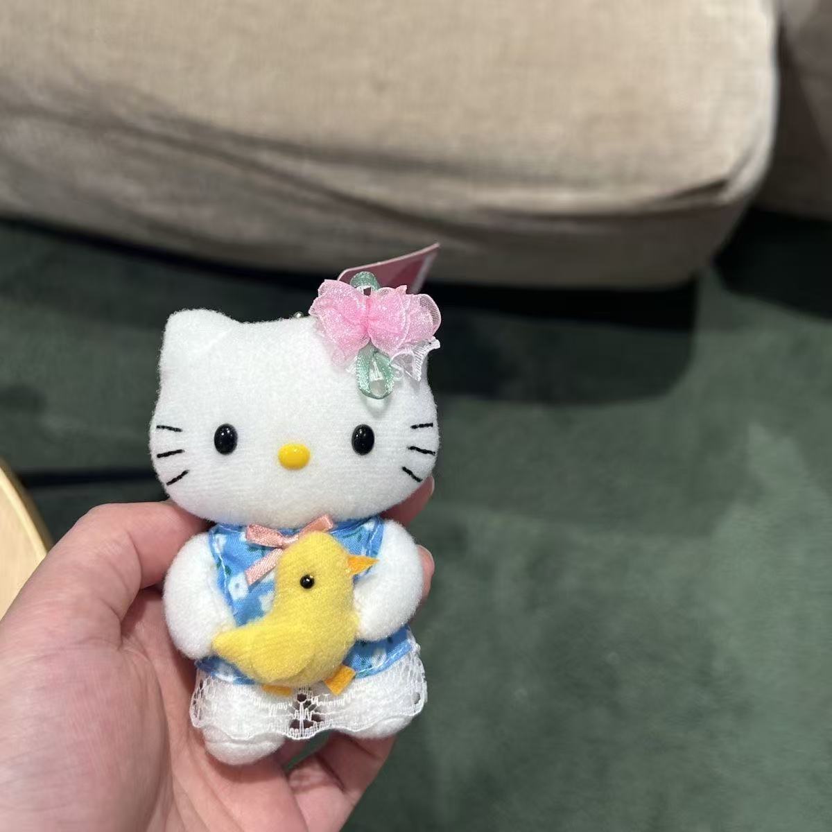 Hello Kitty Hug Duck Floral Dr - Good Floral & Wedding Decor Supply Photos 评论和价格